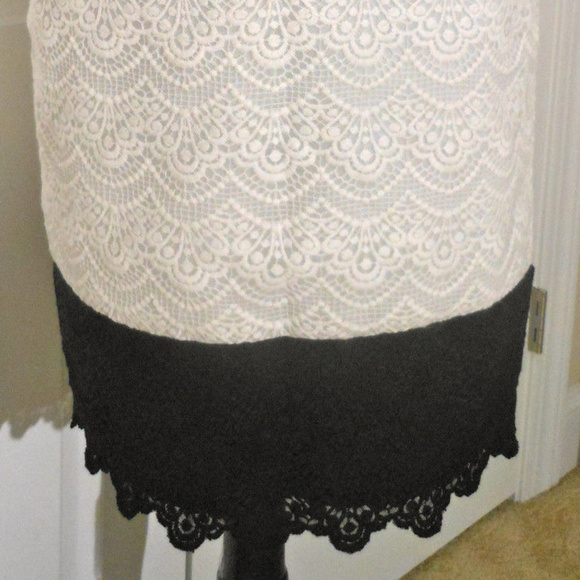 J CREW NWT Pencil Skirt in Colorblock Lace 2 - Picture 3 of 7